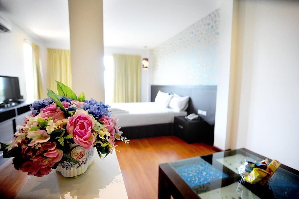Rhienchai Place Hotel Surat Thani Buitenkant foto