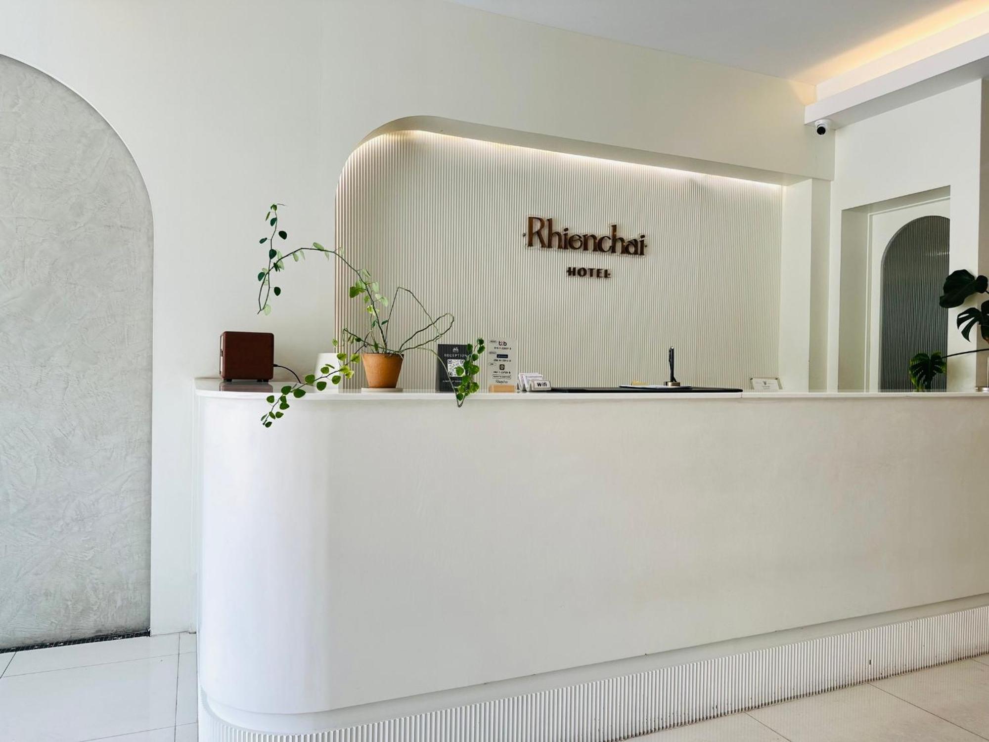 Rhienchai Place Hotel Surat Thani Buitenkant foto