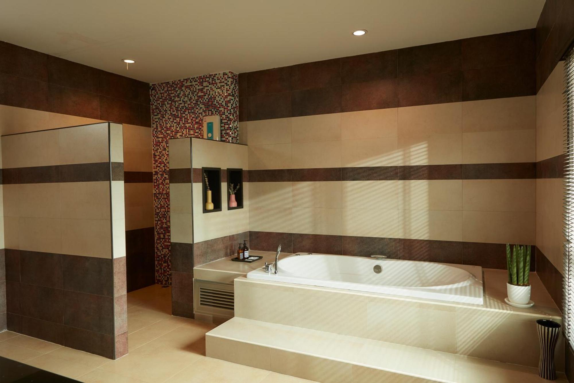 Rhienchai Place Hotel Surat Thani Buitenkant foto